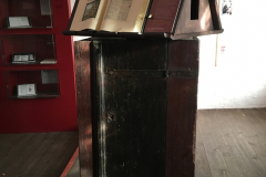 Lesepult-Gotthardtkirche-11