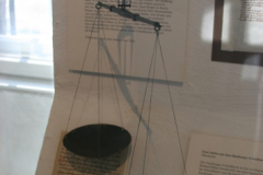 balkenwaage_13_jahrhundert_02